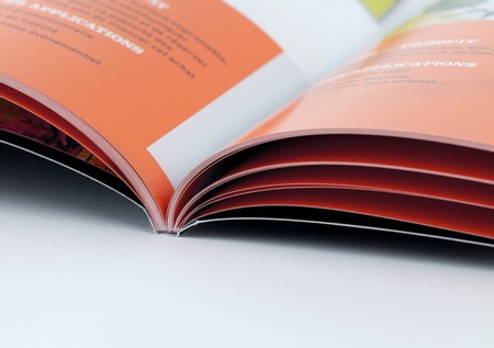 Imprime tus catálogos, revistas y libros: encuadernación rústica encolada